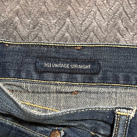 Lucky Brand Jean's Men's 361 Vintage Straight Size 38x30 Dark Acid Wash - Picture 6 of 15